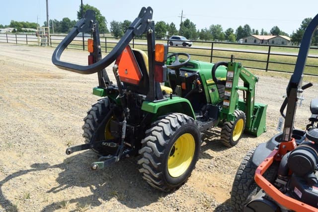 Image of John Deere 4010 equipment image 3