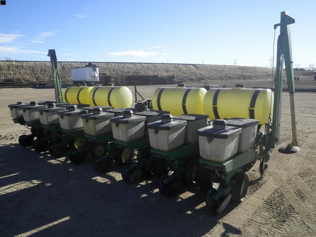 Image of John Deere 7000 equipment image 3