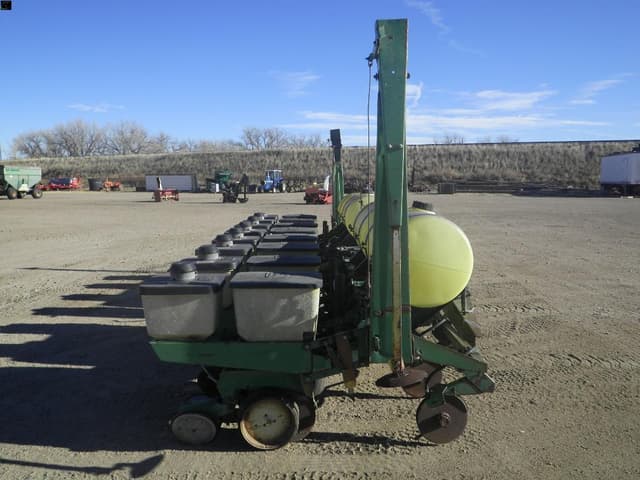 Image of John Deere 7000 equipment image 4