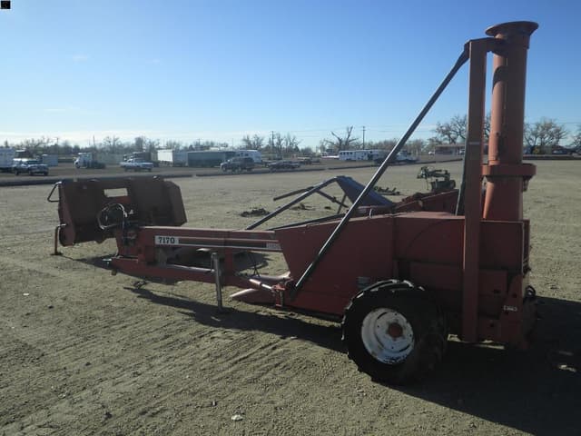 Image of Hesston 7170 equipment image 1