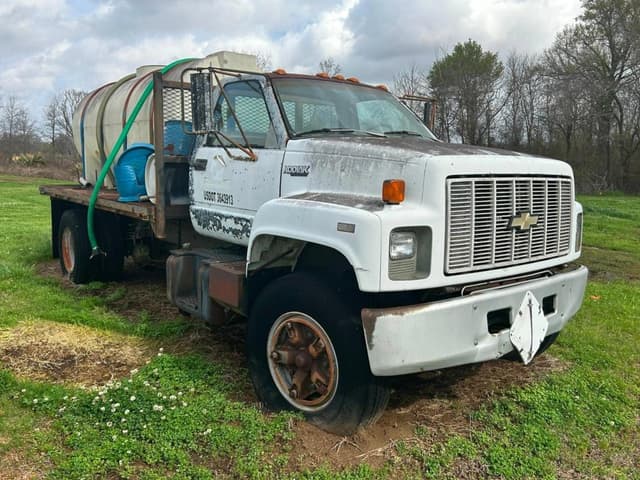 Image of Chevrolet Kodiak 70 equipment image 2