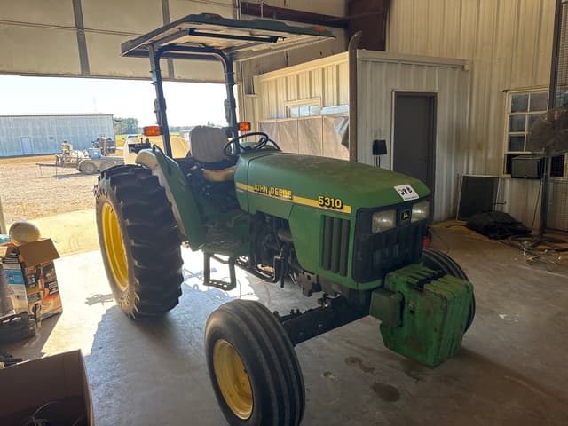 Image of John Deere 5310 equipment image 1