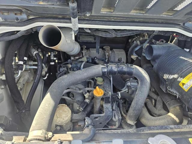 Image of Takeuchi TL8R2 equipment image 4