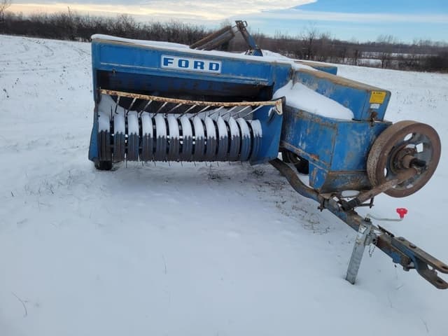 Image of Ford 532 equipment image 1