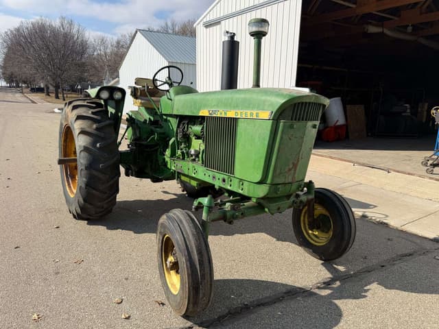 Image of John Deere 3020 equipment image 1