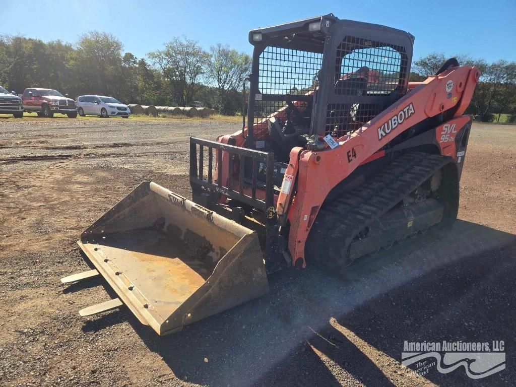 Kubota SVL95-2S Equipment Image0