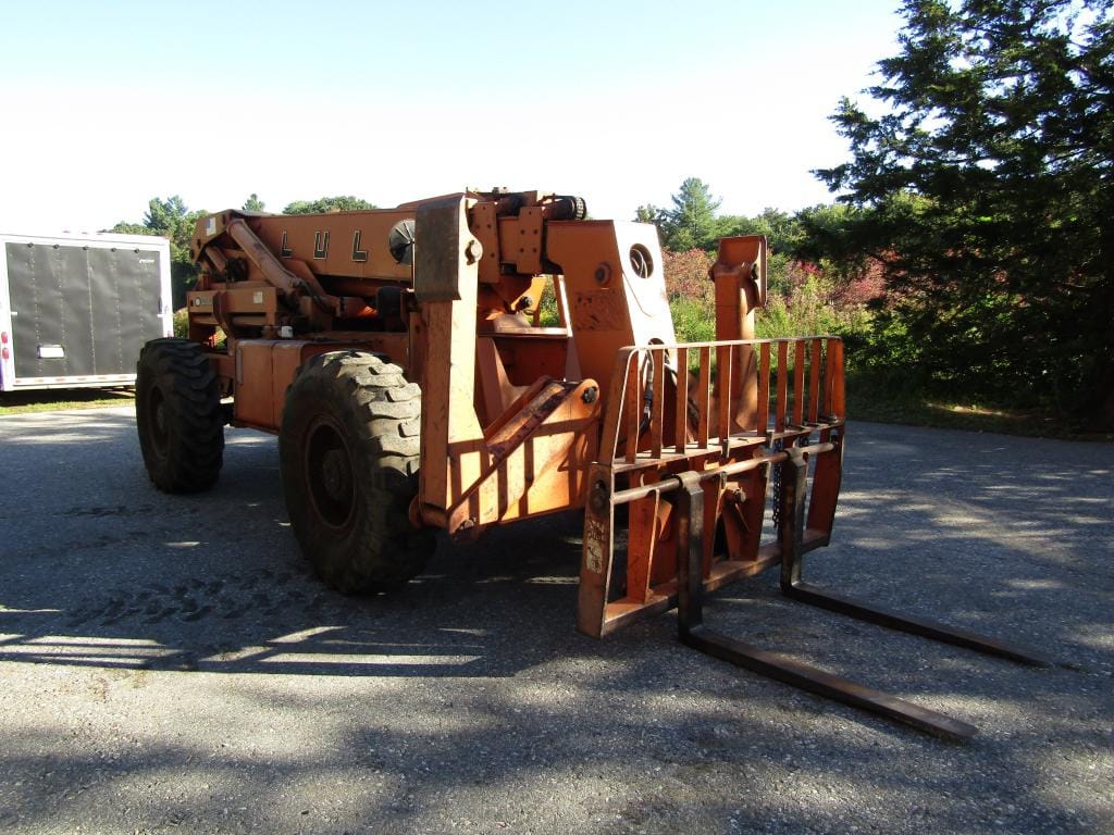 Main image Lull 1044C-54