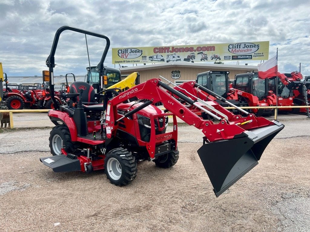 2024 Mahindra 1120 HST Equipment Image0