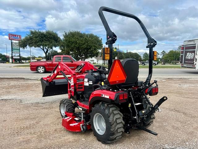 Image of Mahindra 1120 HST equipment image 3