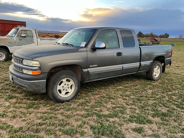 Image of Chevrolet 1500 equipment image 3
