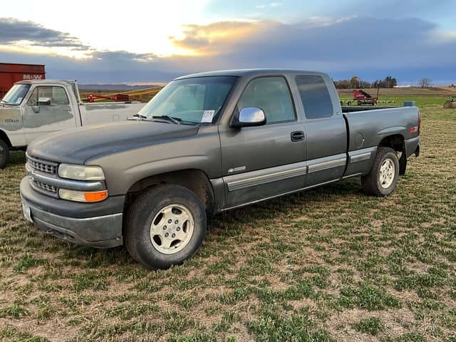 Image of Chevrolet 1500 equipment image 2