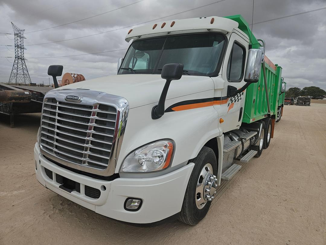 Image of Freightliner Cascadia Primary image