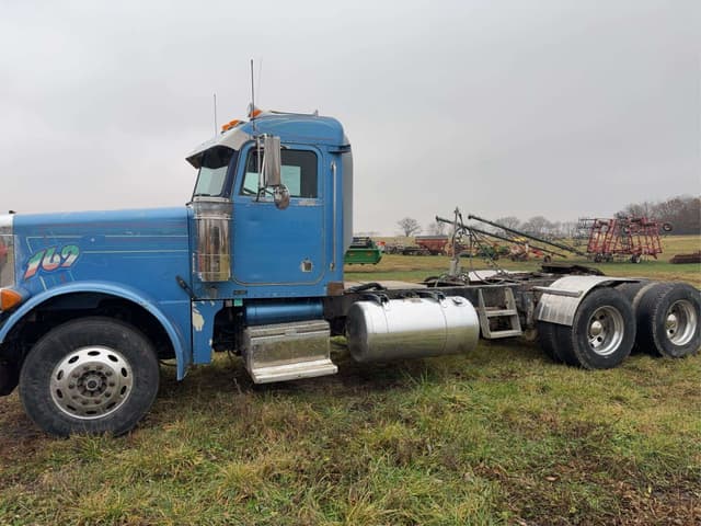 Image of Peterbilt 379 equipment image 3