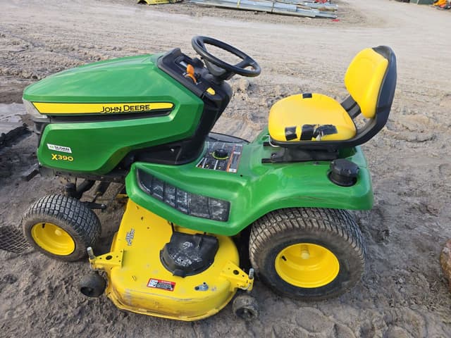 Image of John Deere X390 equipment image 2