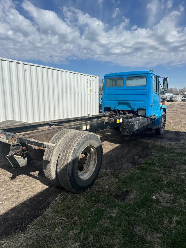 Image of Freightliner FL70 equipment image 2