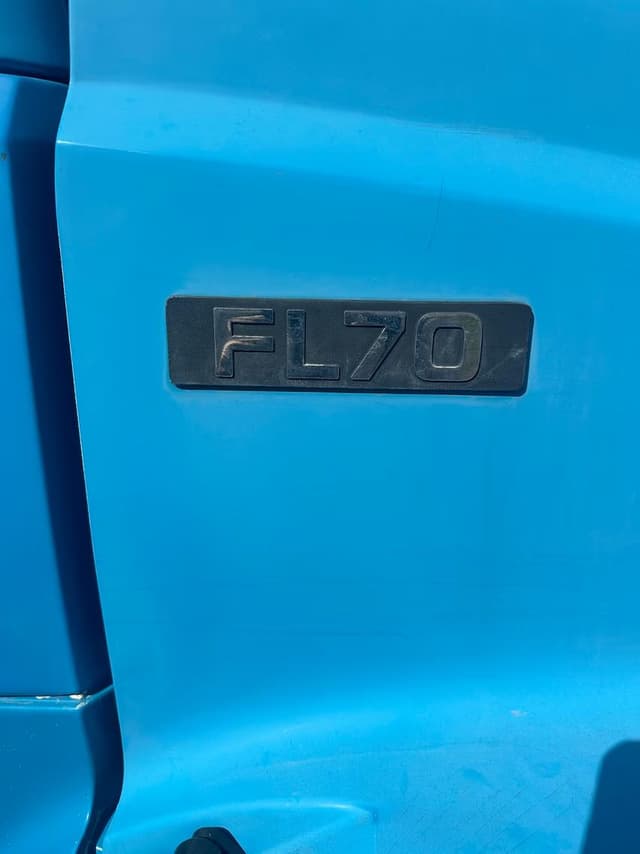 Image of Freightliner FL70 equipment image 3