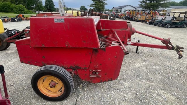 Image of Massey Ferguson 124 equipment image 3