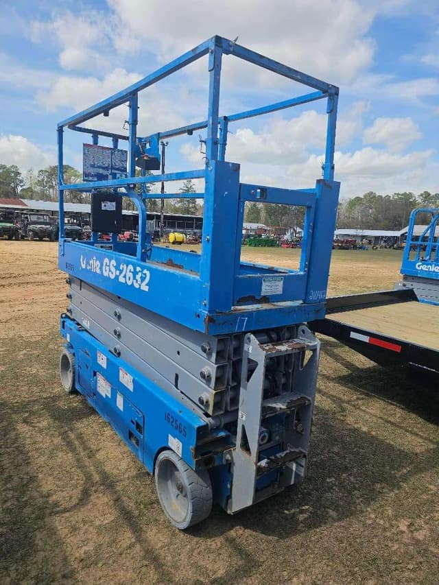 Image of Genie GS-2632 equipment image 2