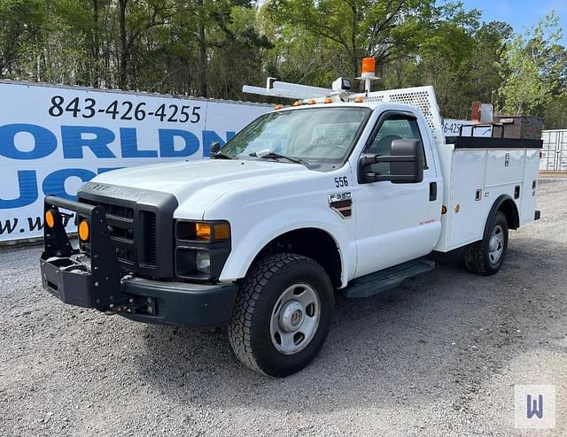 Image of Ford F-350 equipment image 1