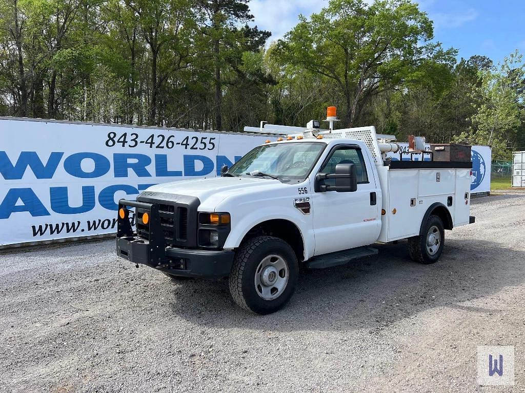 Image of Ford F-350 Primary image
