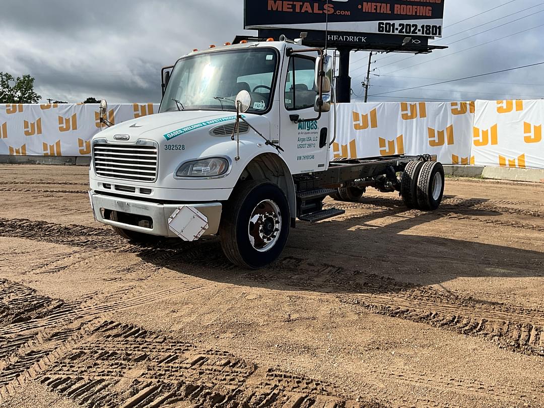 Image of Freightliner M2 Primary image