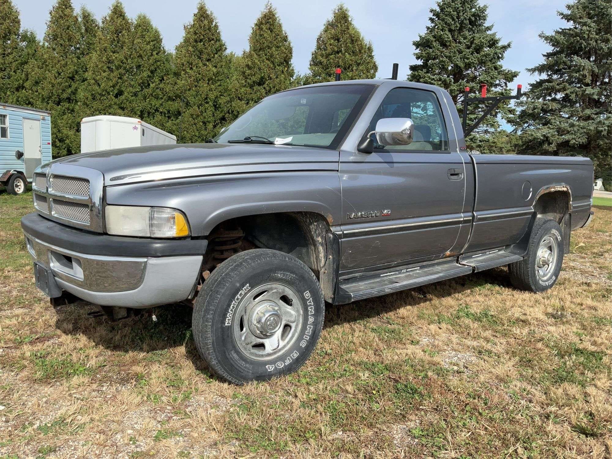 1994 Dodge Ram 2500 Equipment Image0