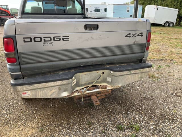 Image of Dodge Ram 2500 equipment image 3