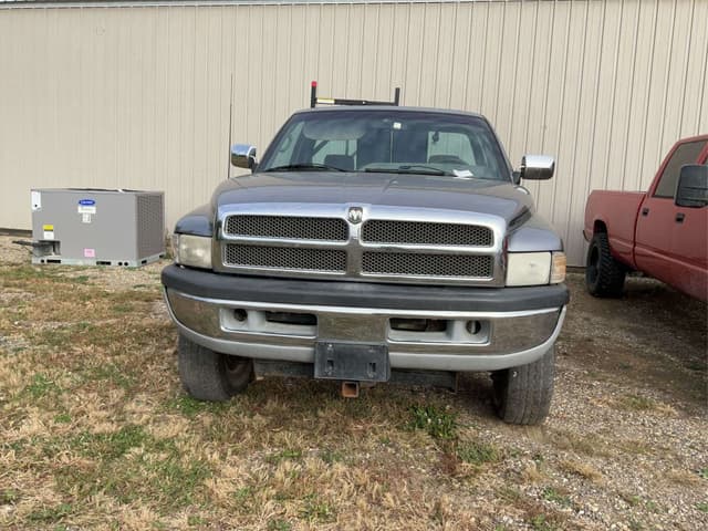 Image of Dodge Ram 2500 equipment image 2