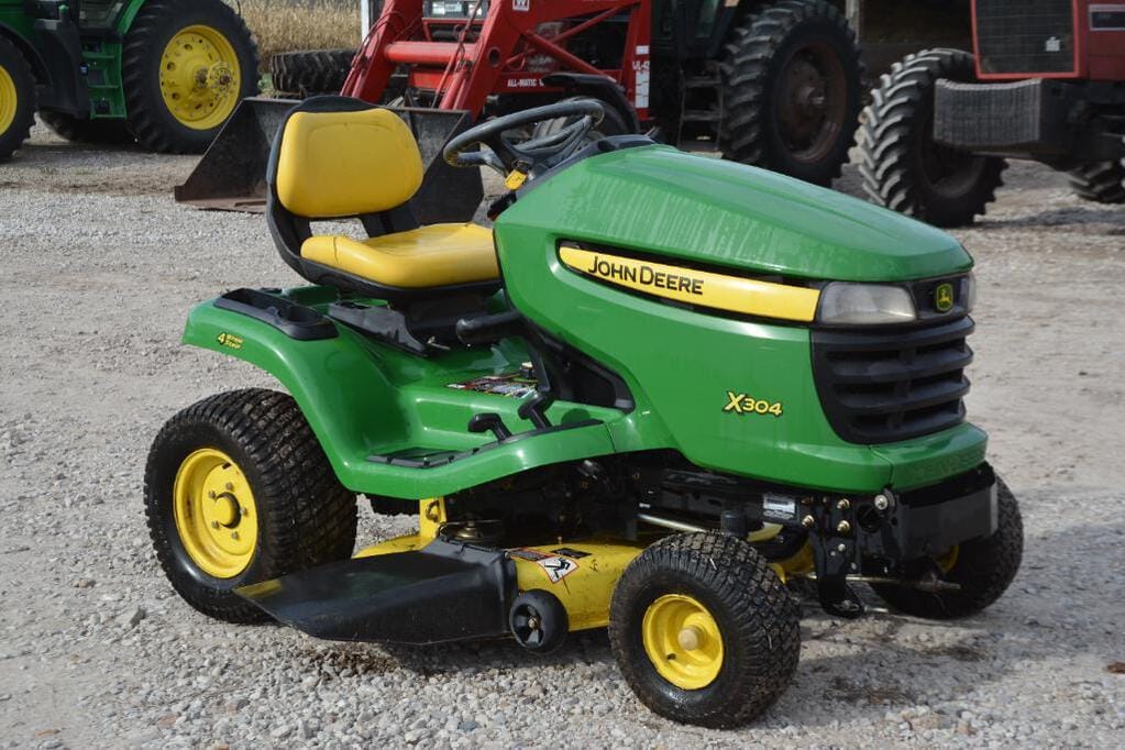 Main image John Deere X304