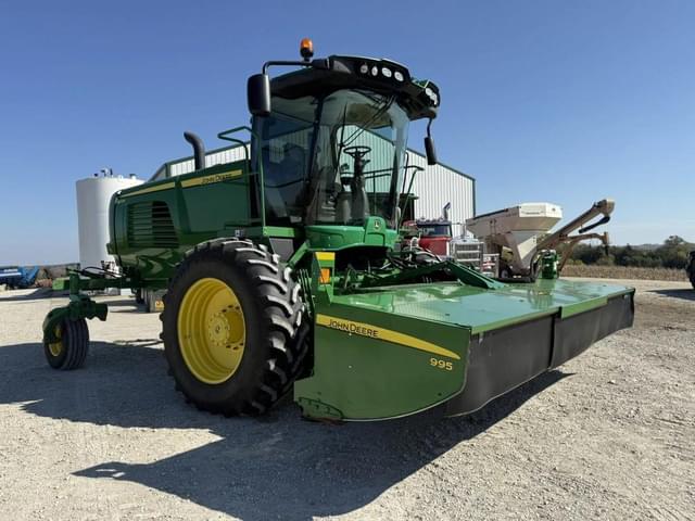 Image of John Deere W235 equipment image 4