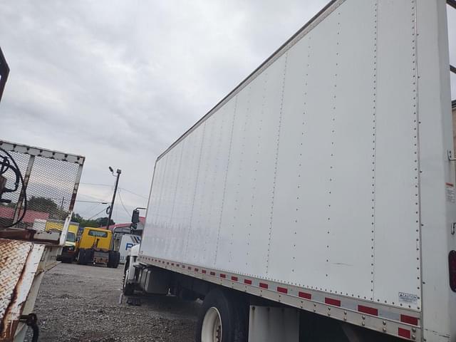 Image of Hino 268 equipment image 4