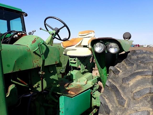 Image of John Deere 4020 equipment image 1