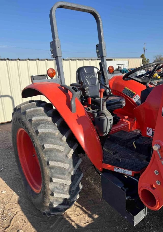 Image of Kubota M6060 equipment image 2