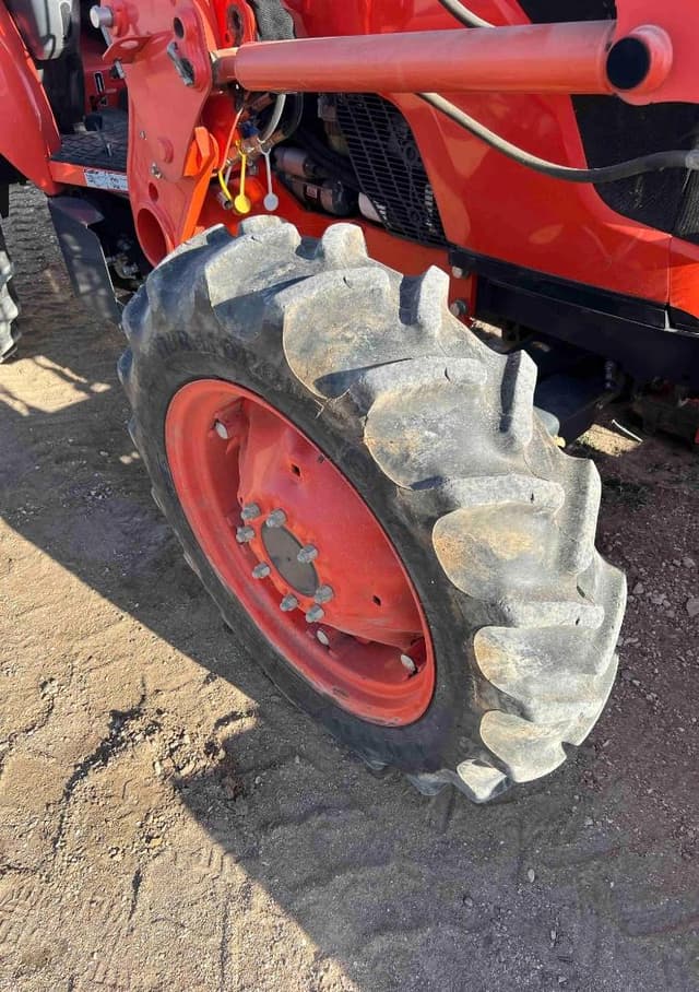 Image of Kubota M6060 equipment image 1