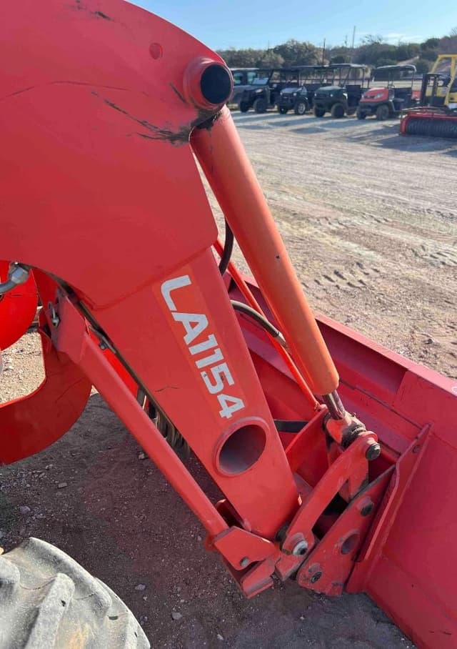 Image of Kubota M6060 equipment image 3