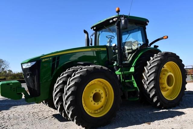 Image of John Deere 8360R equipment image 2