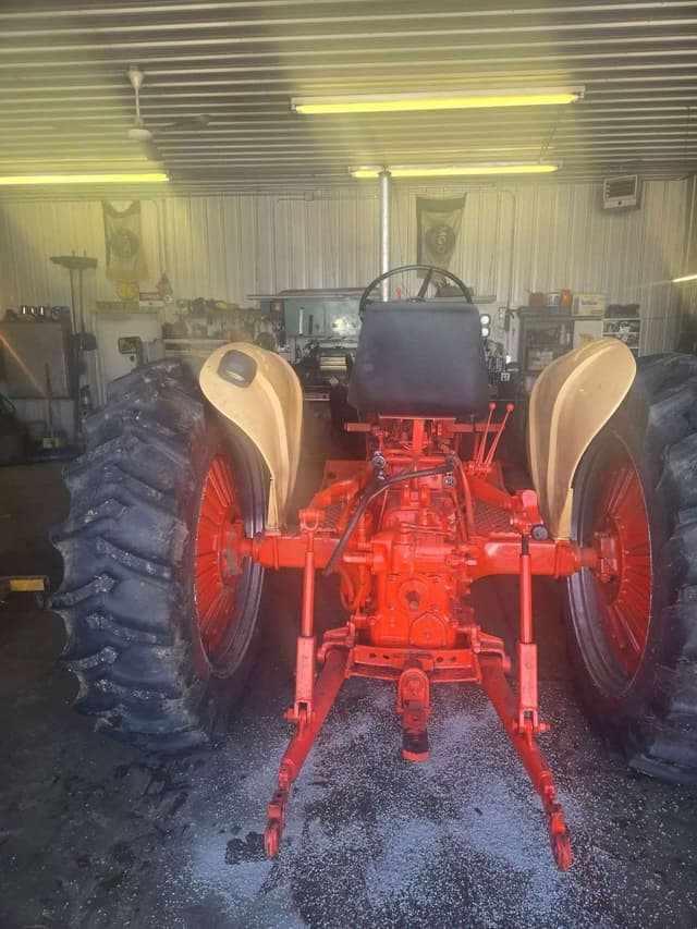 Image of J.I. Case 830 equipment image 4