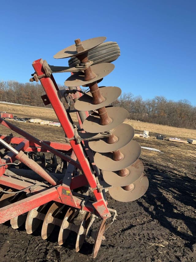 Image of International Harvester 490 equipment image 4