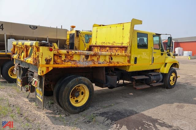 Image of International Workstar 7300 equipment image 4