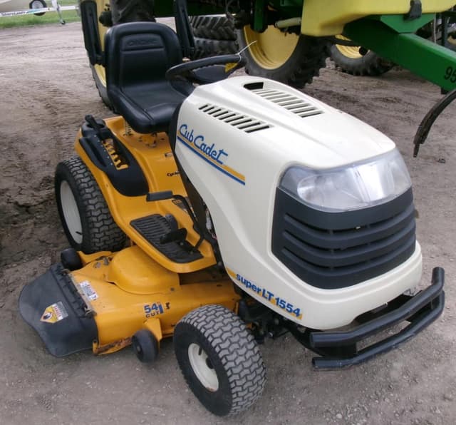 Image of Cub Cadet Super LT1554 equipment image 2