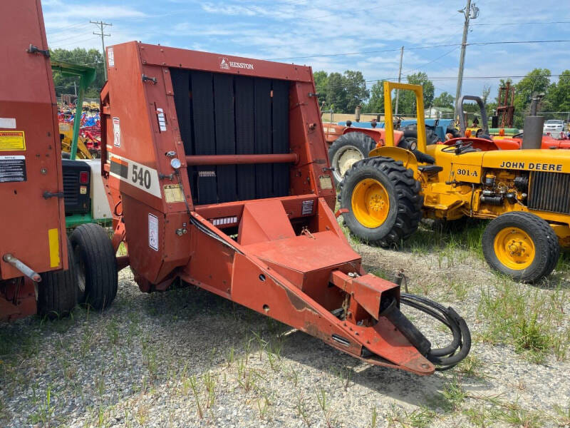 Hesston 540 Equipment Image0