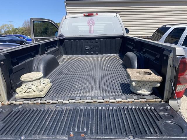 Image of Chevrolet 2500HD equipment image 4