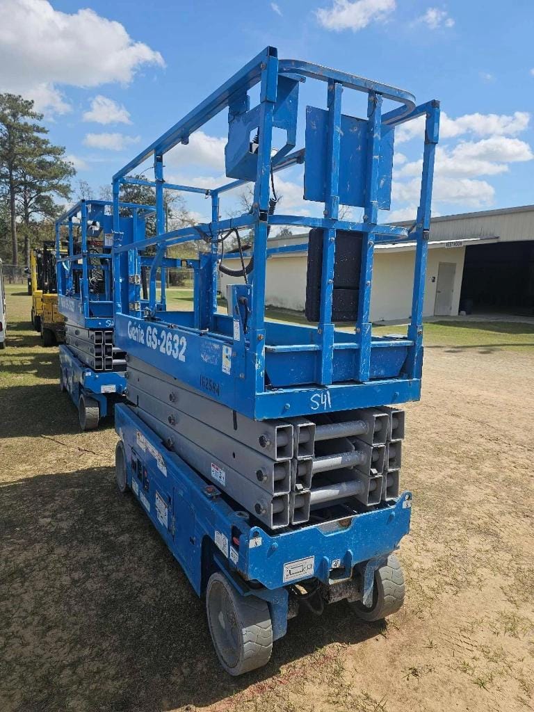 2018 Genie GS-2632 Equipment Image0