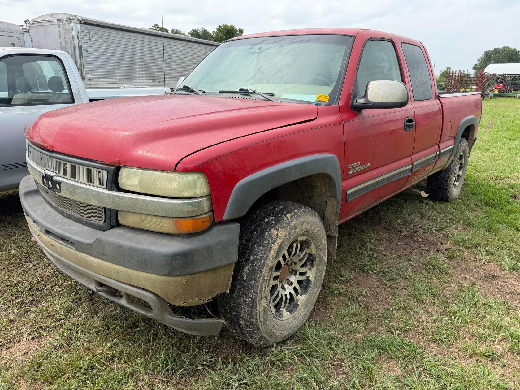 2002 Chevrolet 2500HD Equipment Image0