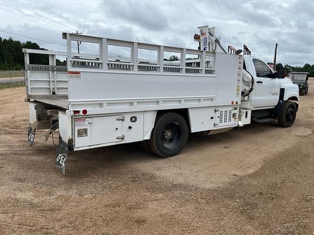 Image of Chevrolet 5500HD equipment image 4