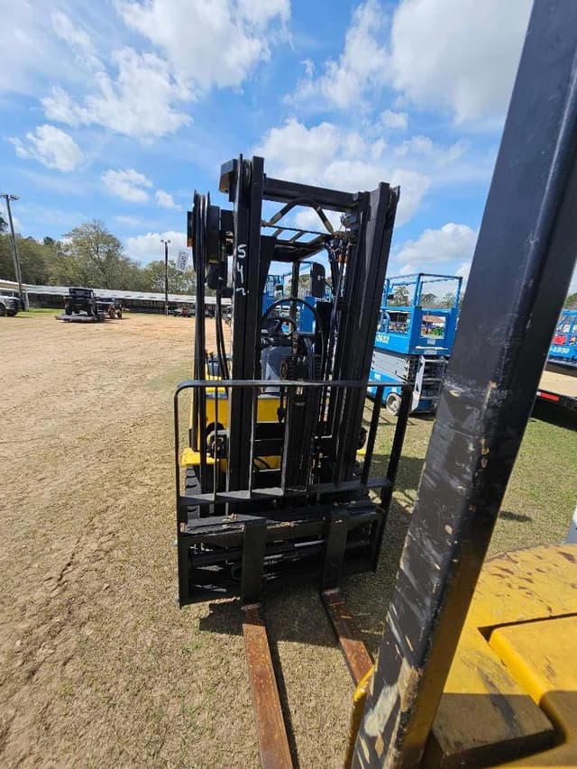 Image of Hyundai 25D-7E equipment image 4