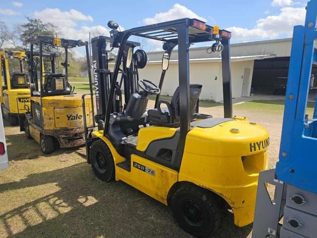 Image of Hyundai 25D-7E equipment image 2