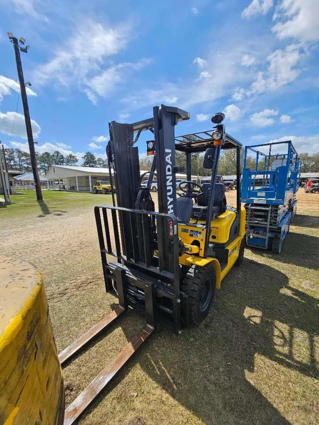 Image of Hyundai 25D-7E equipment image 1