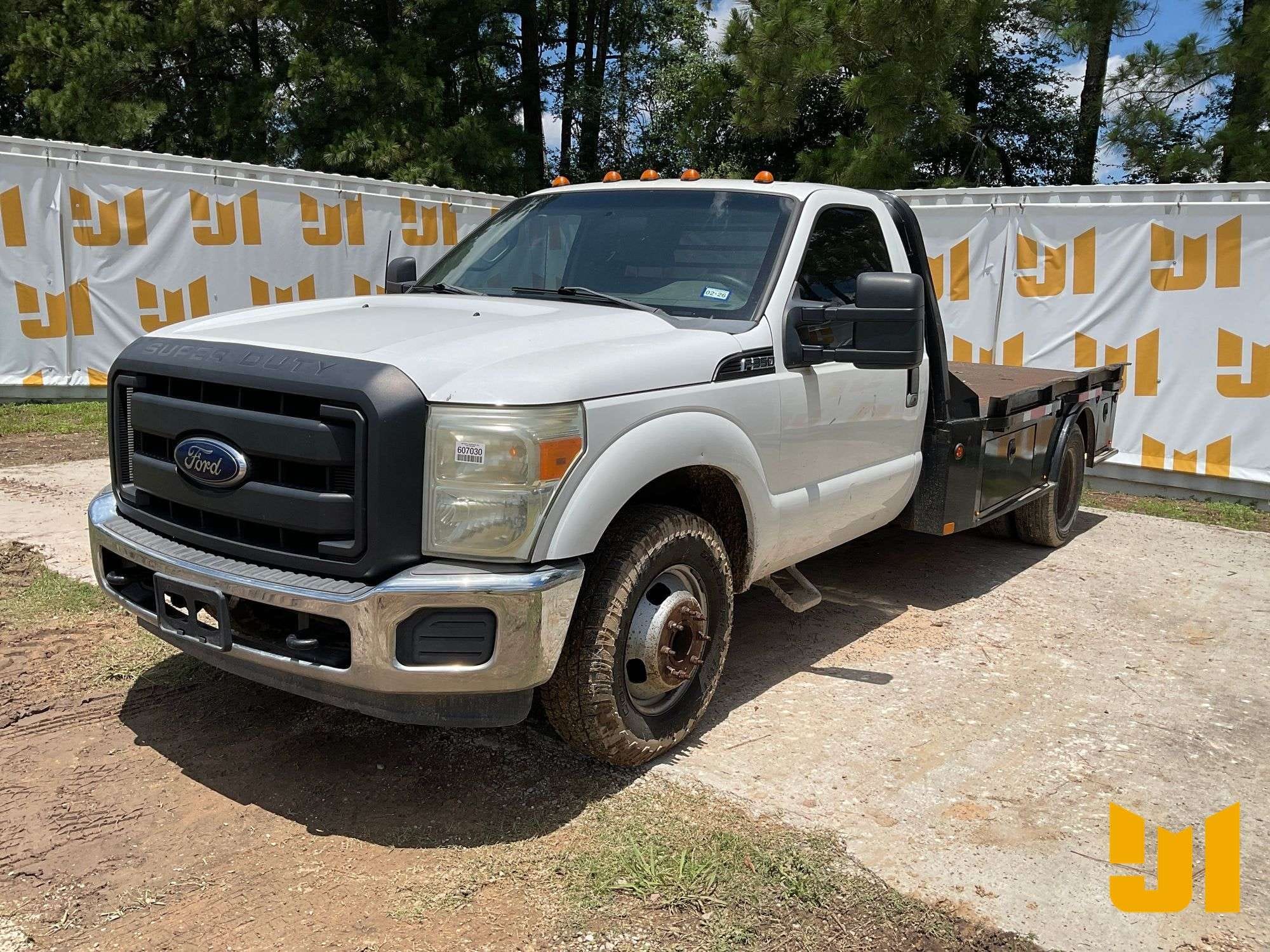 2010 Ford F-350 Equipment Image0