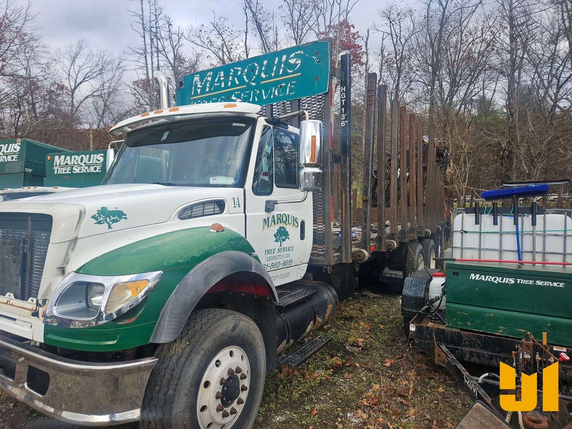 2004 International 7600 Equipment Image0